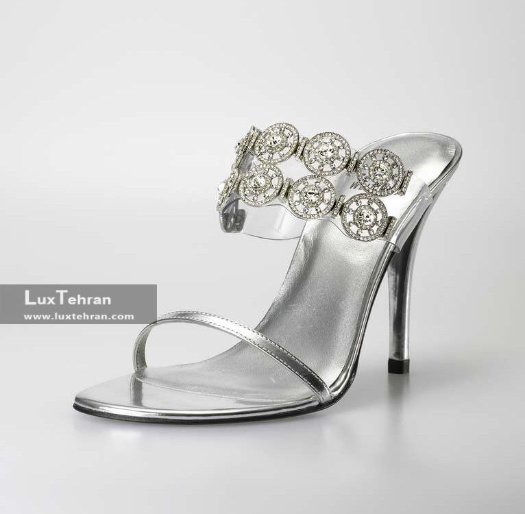 کفش پاشنه بلند الماس کاری از استوارت ویتزمن – 500000 دلار 
