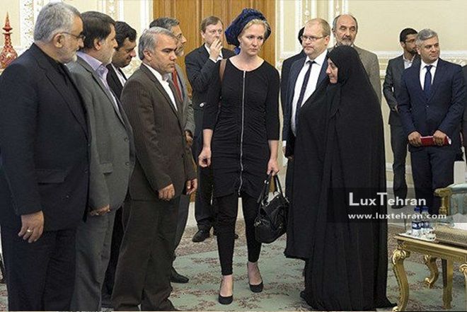 تصویر پوشش جنجالی نماینده اتحادیه اروپا در سفر سال گذشته به تهران زنان سیاستمدار جهان