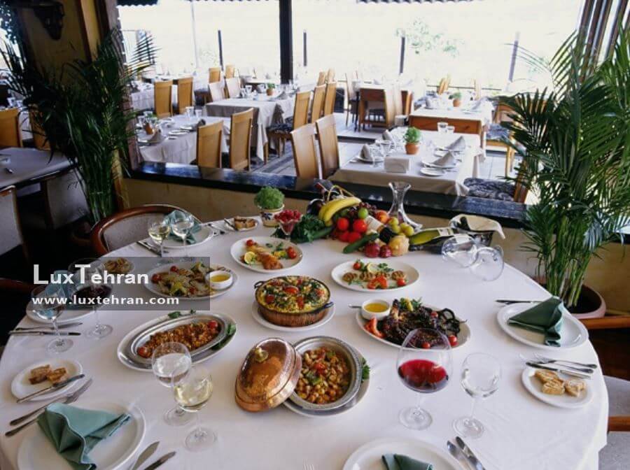 میز غذای رستوران پارک فوار شهر استانبول