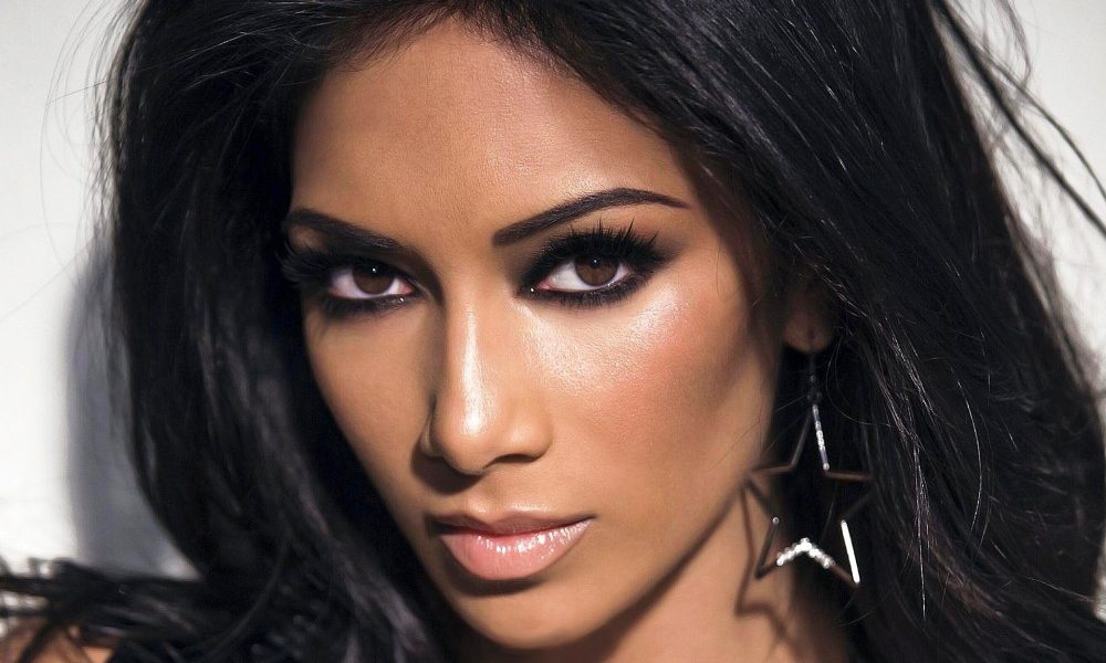 نیکول شرزینگر خواننده آمریکایی