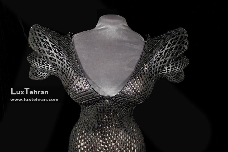 طراحی لباس : لباستان را به سلیقه خودتان طراحی کنید ! / لباس های سه بعدی طراحی شده ی برند ها