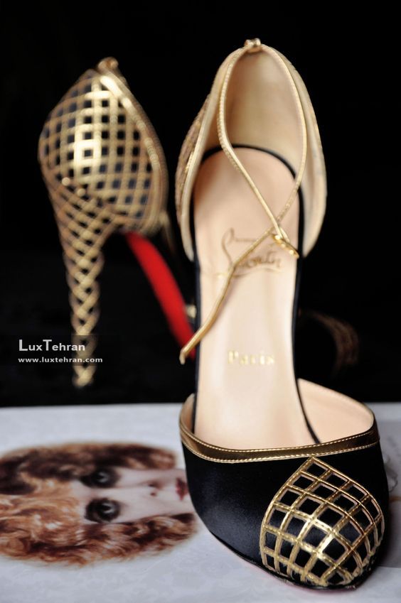 کریستین لوبوتین تصویری از کفش زنانه 