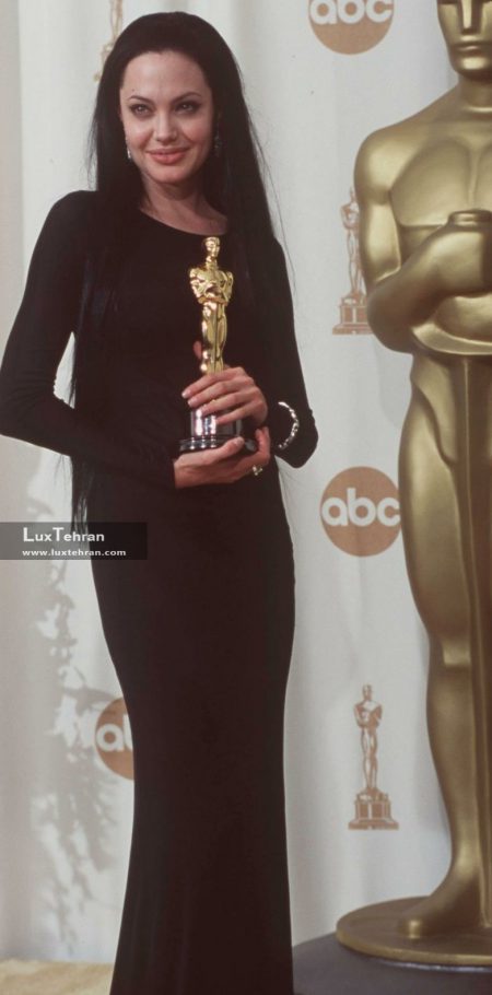 سبک مد و لباس آنجلینا جولی در زمان دریافت اولین و آخرین جایزه اسکار