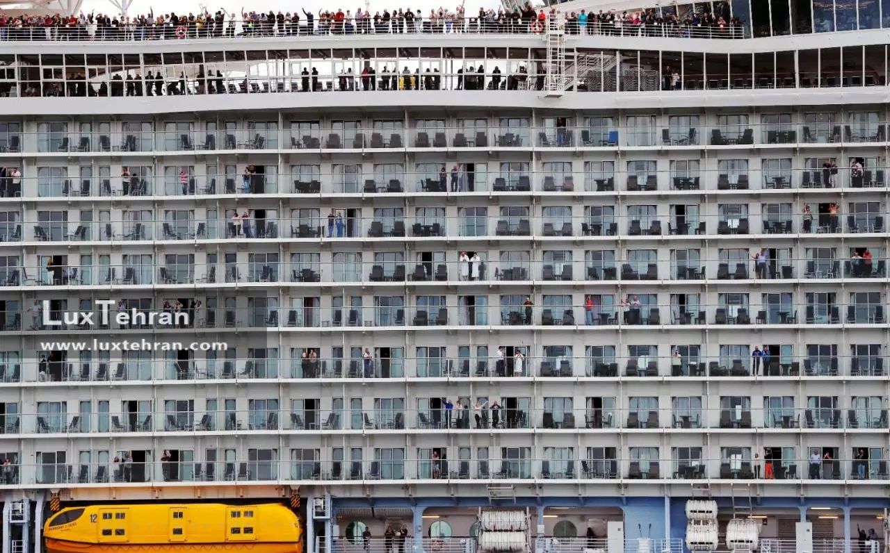تصویری از روبرو که دیزاین اتاق های بزرگ ترین کشتی کروز جهان