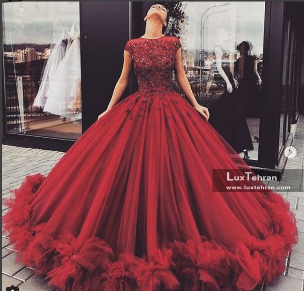 طرحی از لباس اوت کوتور سیندرلایی قرمز
