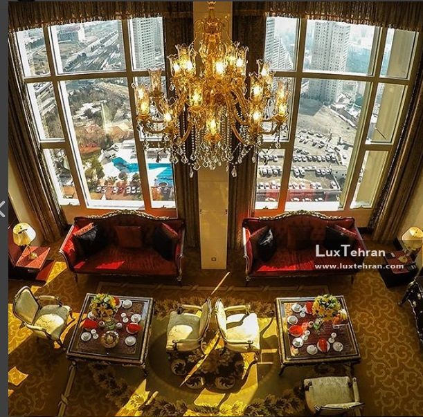 پنجره رستوران هتل بین المللی تهران از طبقه بیست و چهارم