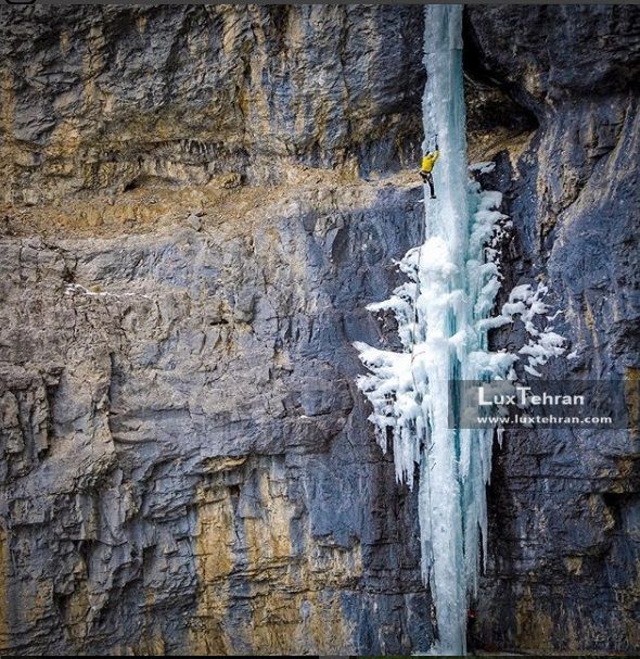  قندیل یخی آبشار GHOST RIVER VALLEY در آلبرتا کانادا 