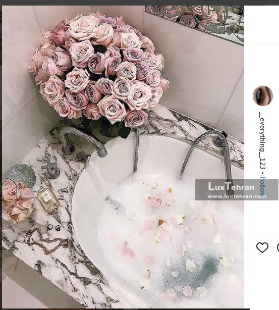حمام شیر با گل های رز لاکچری