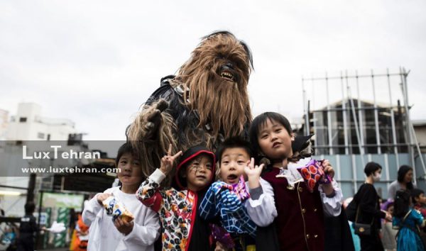 رژه کودکان در خیابان های توکیو برای جشن هالووین