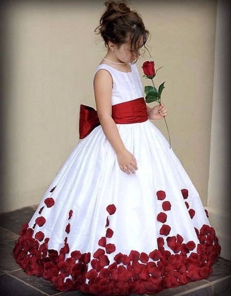 لباس عروس بچه گانه با تم گل سرخ