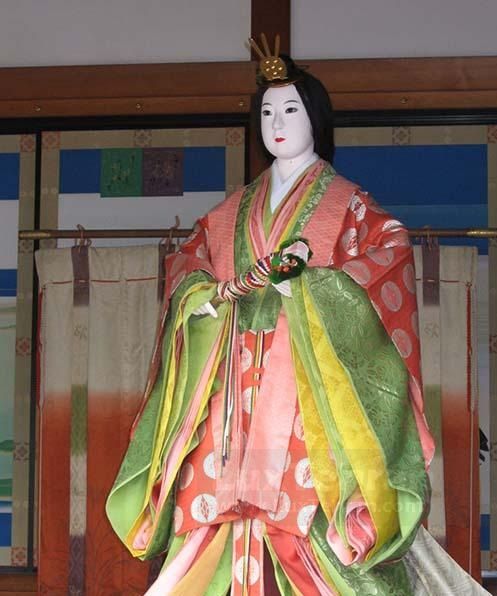 سبک این لباس ژاپنی در دوره پادشاهی هییان