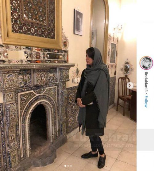 تیپ لیندا کیانی در زمان بازدید از موزه خانه تاریخی استاد محسن مقدم دانشگاه تهران